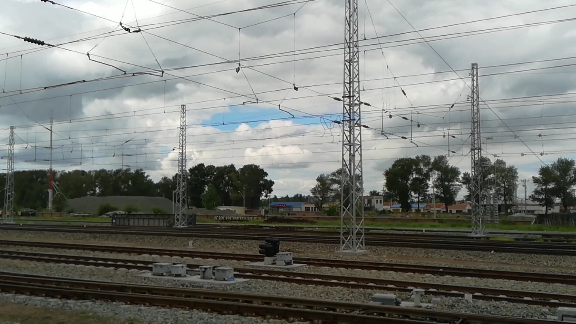  p>滨洲铁路,是原中俄共同修筑的东清铁路(中东铁路)的西部干线,故