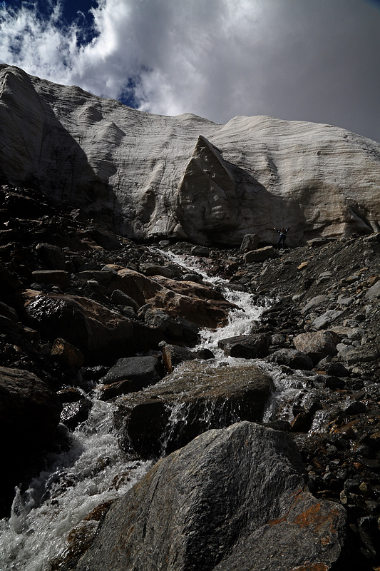 天格尔峰一号冰川