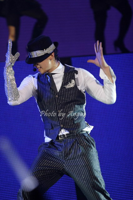  p>郑智薰(rain),1982年6月25日出生于韩国首尔,韩国流行男歌手,演员