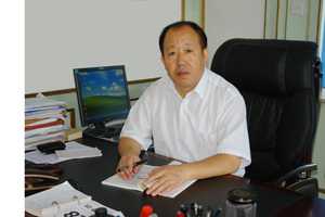 ljc">卢江,男,汉族,1954年5月出生于吉林省长春市,毕业于东北师范大学