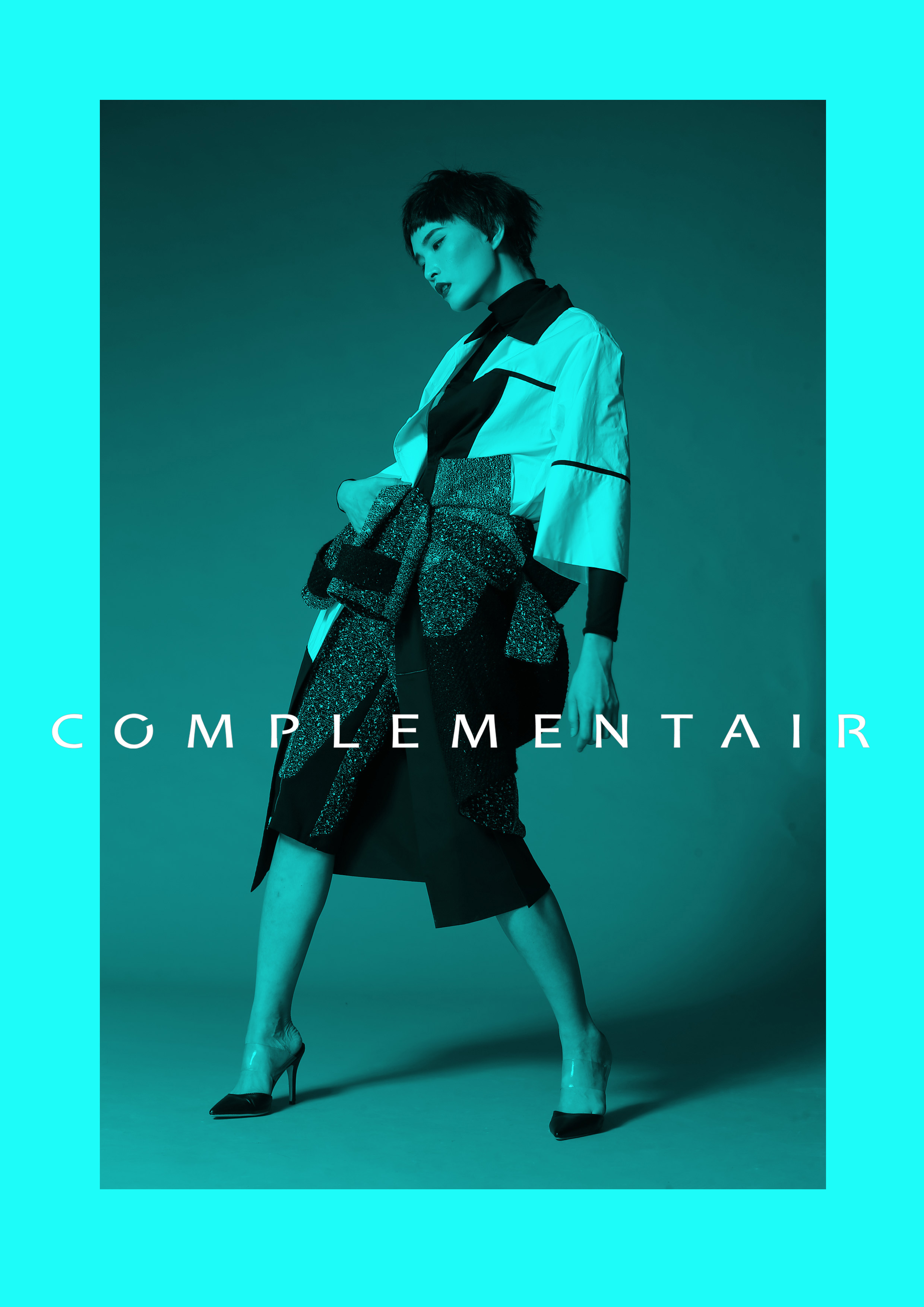 最初以推出服装为其主要产品,同时涉足鞋和包,以及高端概念t恤,以及与