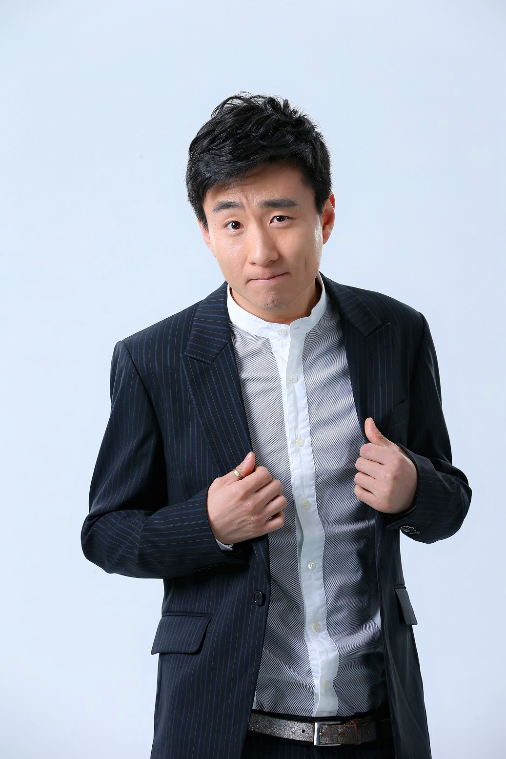 中国内地男演员,出身于吉林长春一个戏剧世家,这个东北爷们却有着南方