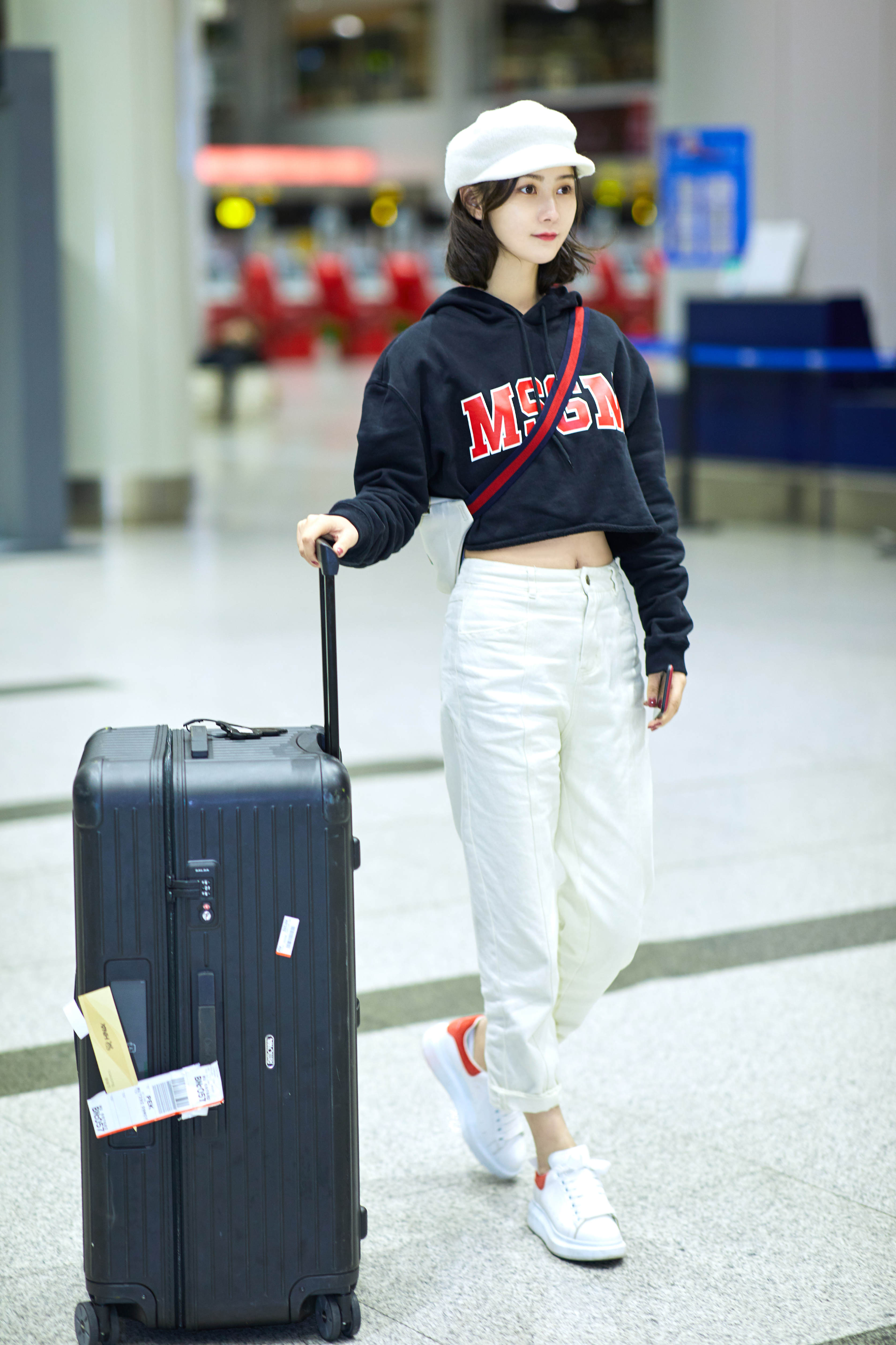  p>张维娜,原名张娜,1990年6月22日出生于湖北省武汉市,中国内地女