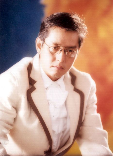 tam),1950年8月23日生于香港,籍贯广东新会,中国香港男歌手,音乐人