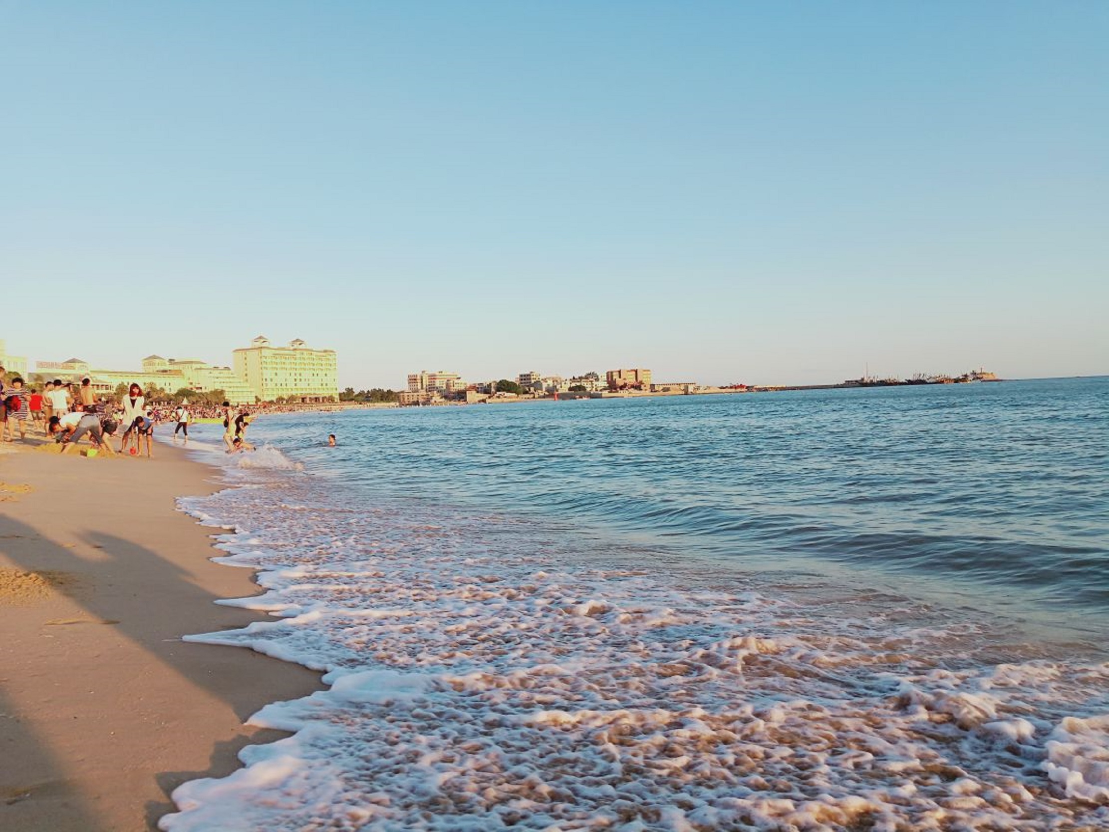  p>西沙湾是福建省泉州市惠安县 a target="_blank" href="/item/崇武