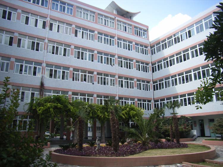 上海海事大学附属北蔡高级中学