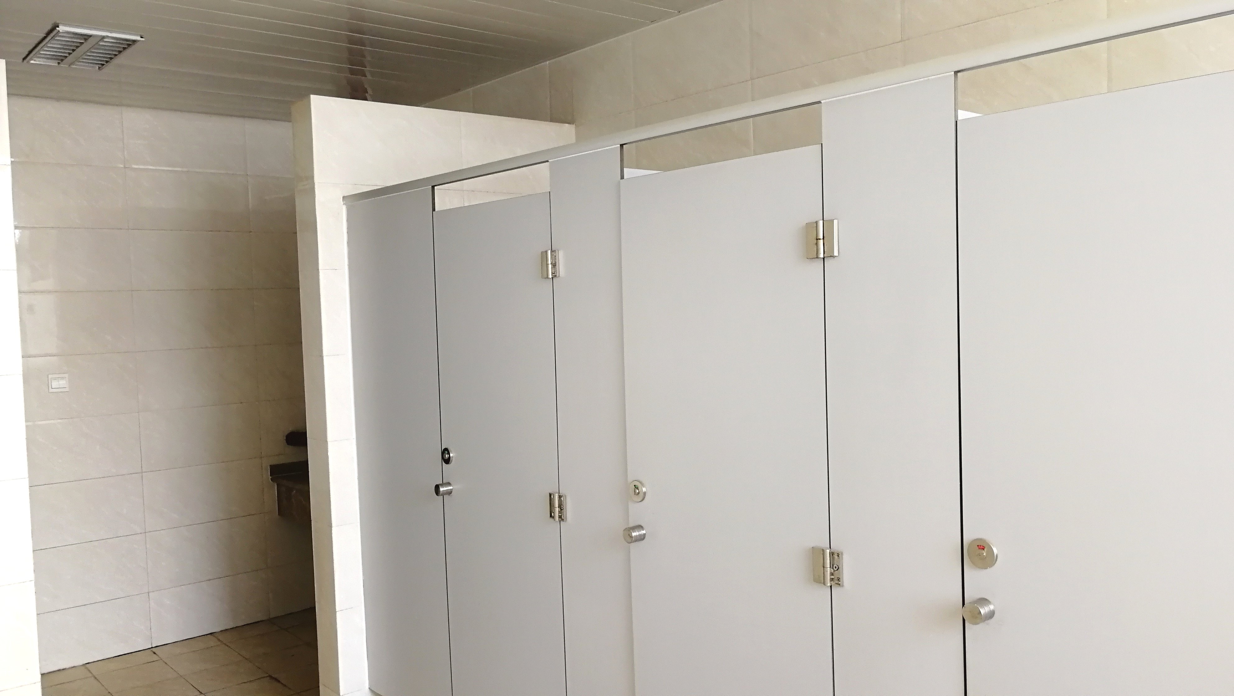  p>公共厕所,简称公厕,指供城市居民和 a target="_blank" href="