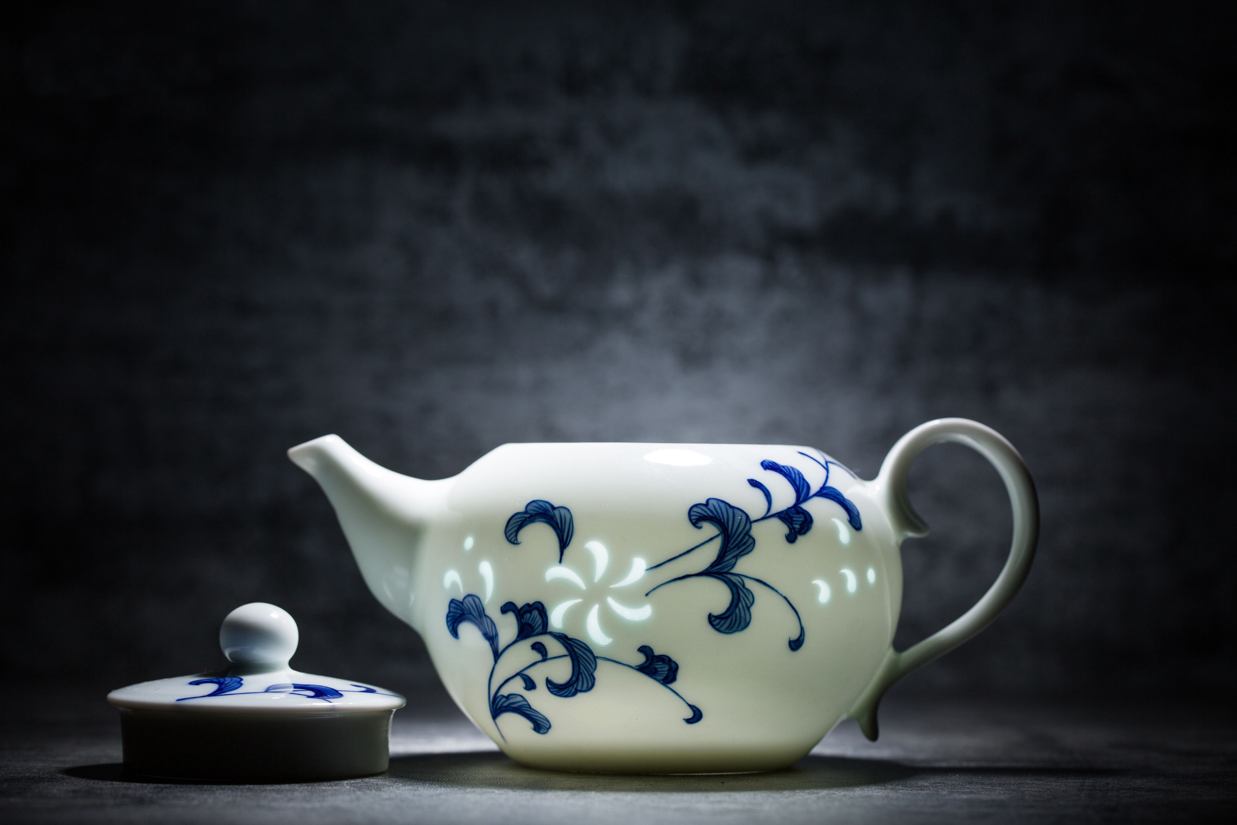 景德镇青花玲珑瓷