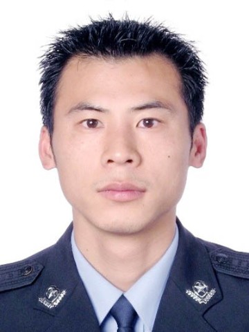 湖北省黄梅人;现任黄石市公安局下陆公安分局党委委员,副局长