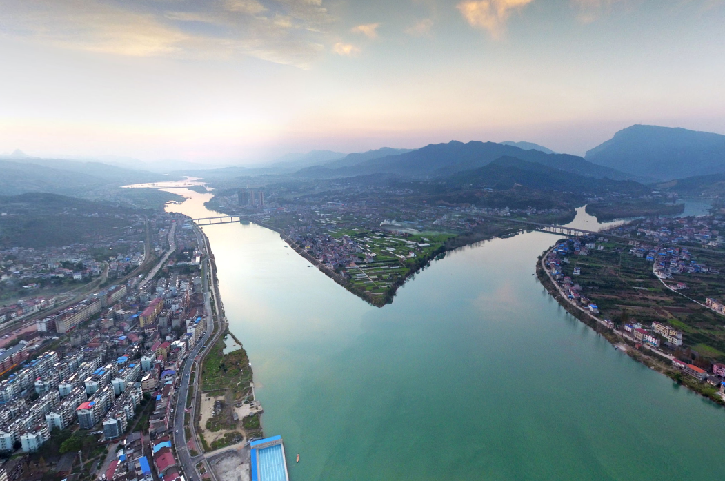  p>慈利县,湖南省 a target="_blank" href="/item/张家界市/2515291"