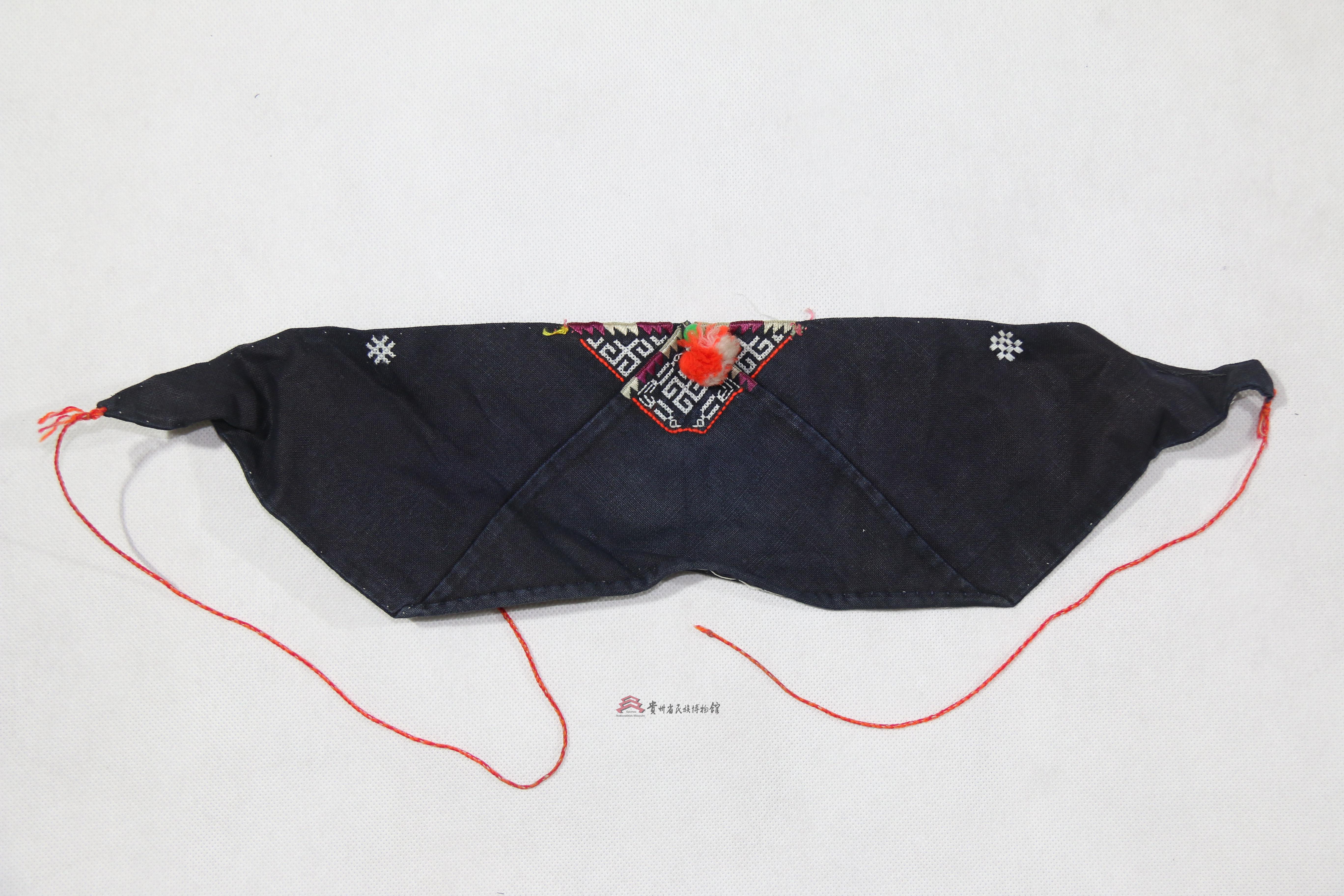 当代剑河苗族青布挑花万字纹头帕