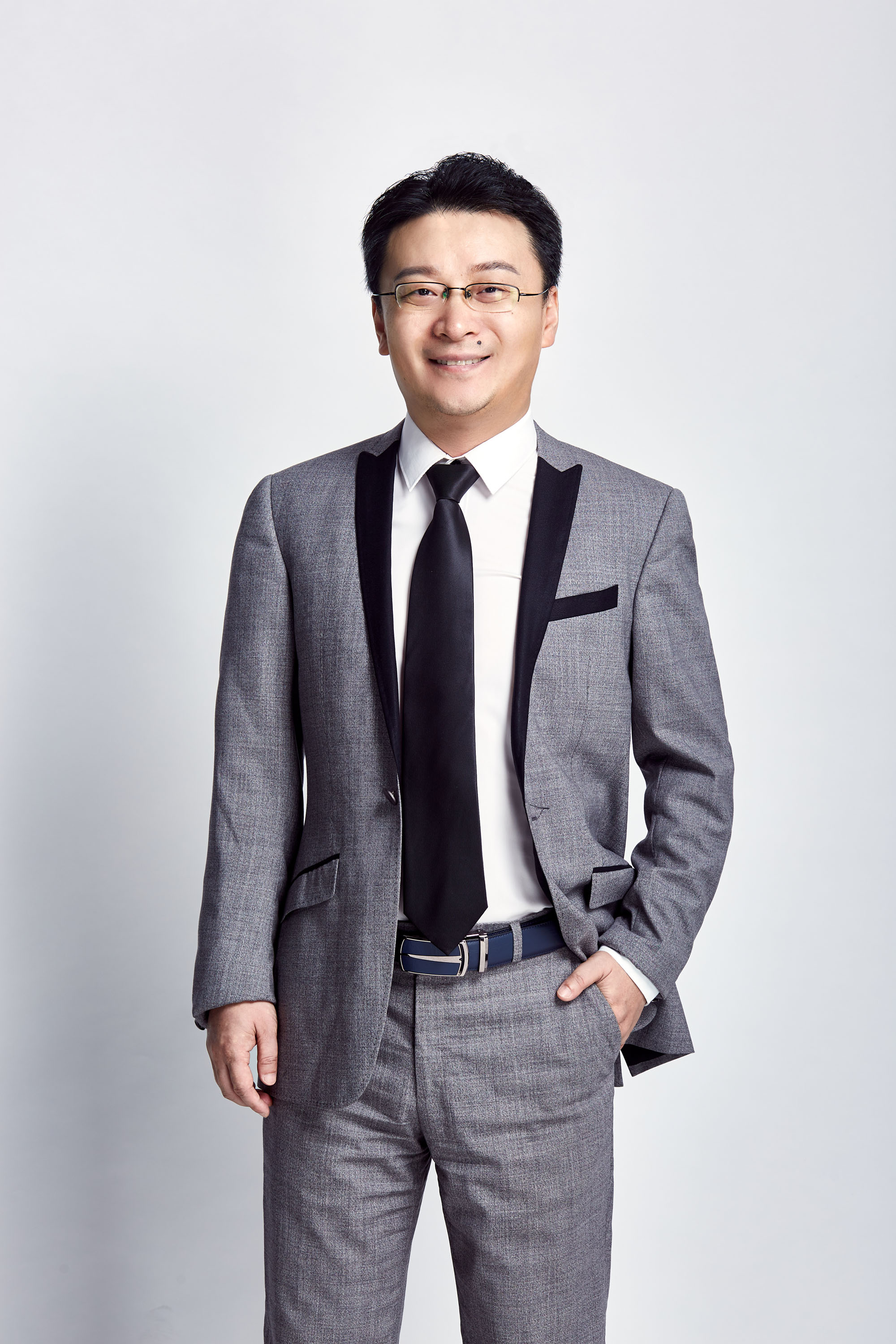 王俊