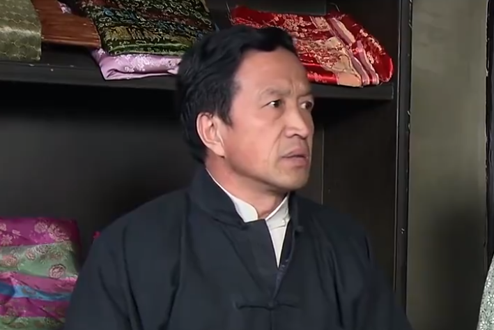  p>崔嵬,演员,代表作品《 a target="_blank" href="/item/天涯赤子心