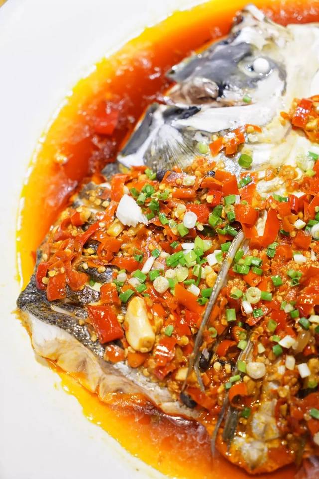 8863jp">剁椒干锅鱼头是一道由鱼头为主要材料做成的菜品,属于家常菜