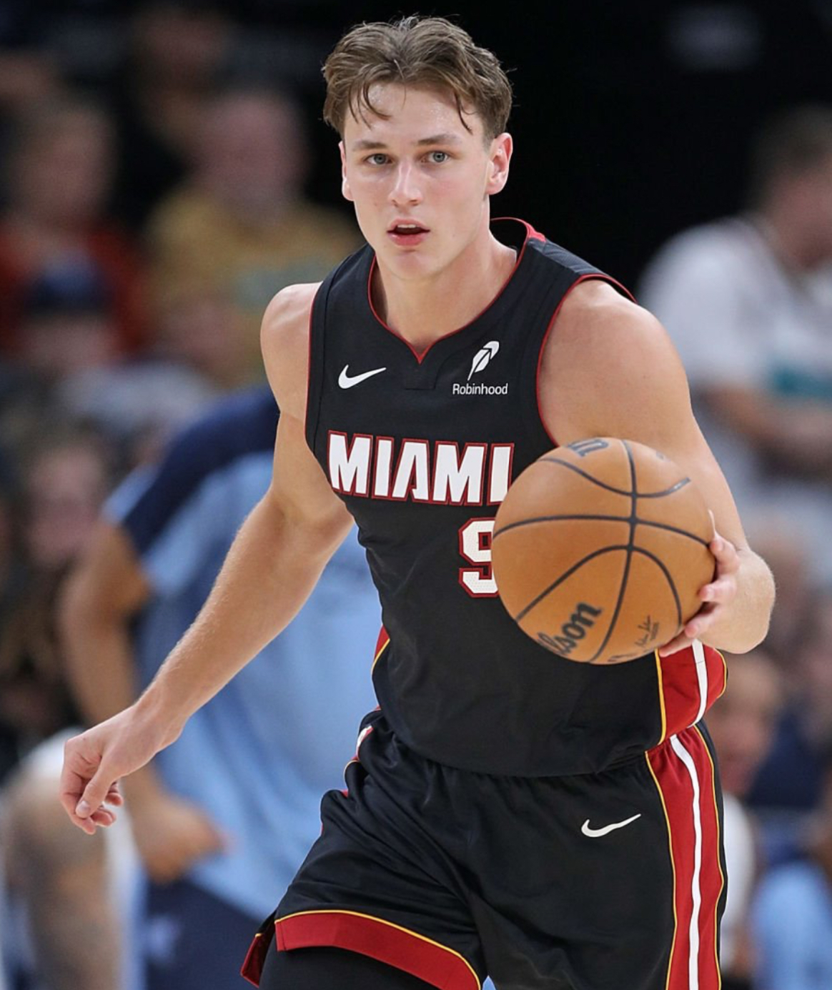 佩莱·拉尔森,2001年2月23日生,瑞典篮球