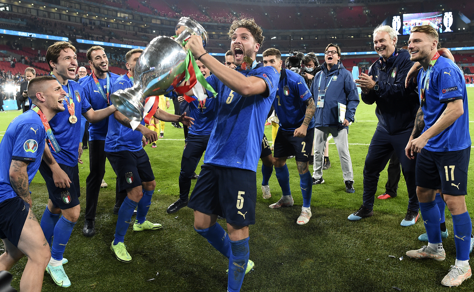  p>2020年欧洲足球锦标赛(uefa euro 2020),亦称为"2020年欧洲杯"  "