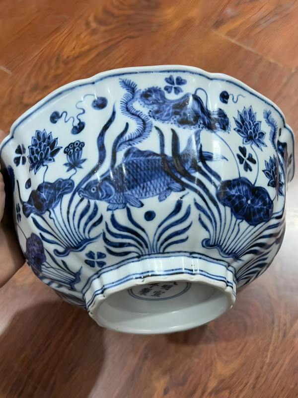 明宣德青花鱼藻纹十棱菱口大碗_百度百科