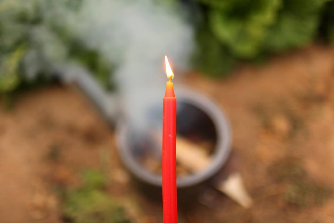  p>滴蜡油为一种油类,是蜡烛生产过程中的副产品.