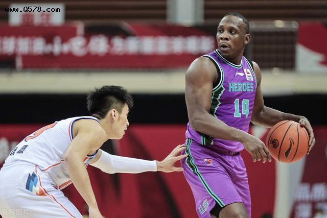  p>莱斯特·哈德森(lester hudson),1984年8月7日出生于美国 a target