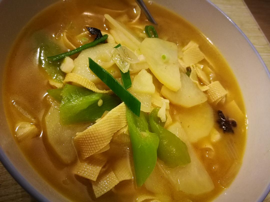 土豆片炖干豆腐