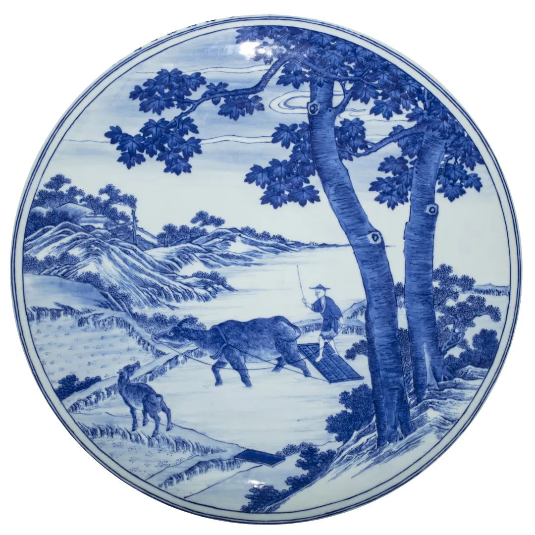 乾隆盛世的农耕理想——青花“春耕图”福寿如意抱月瓶赏析_百科TA说