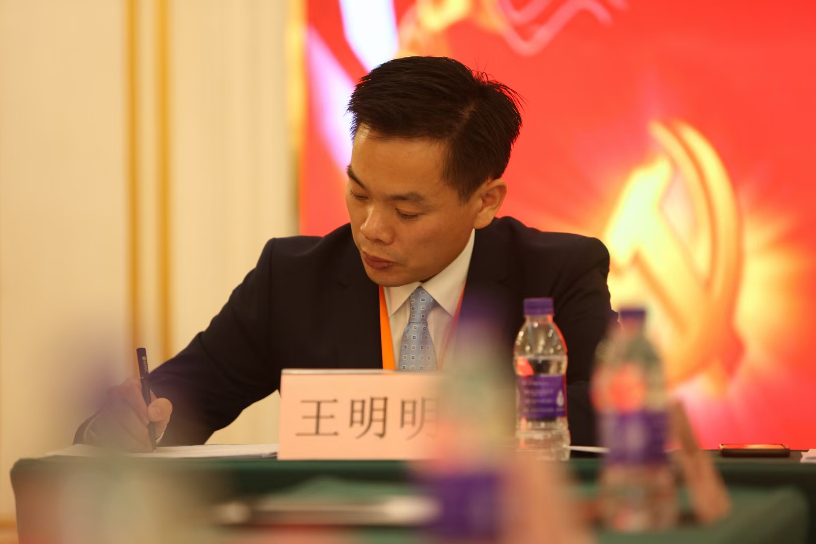  p>王明明律师,男,汉族,中国籍,专职律师,现执业于北京卓浩律师事务所