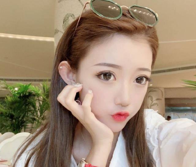  p data-id="go14moj1sk">快手小伊伊,1998年