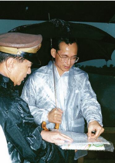 普密蓬·阿杜德