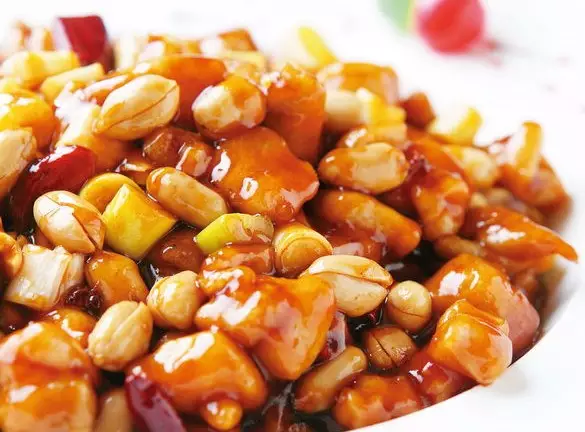  p>宫保鸡丁(kung pao chicken),是一道闻名中外的特色传统名菜,在 a