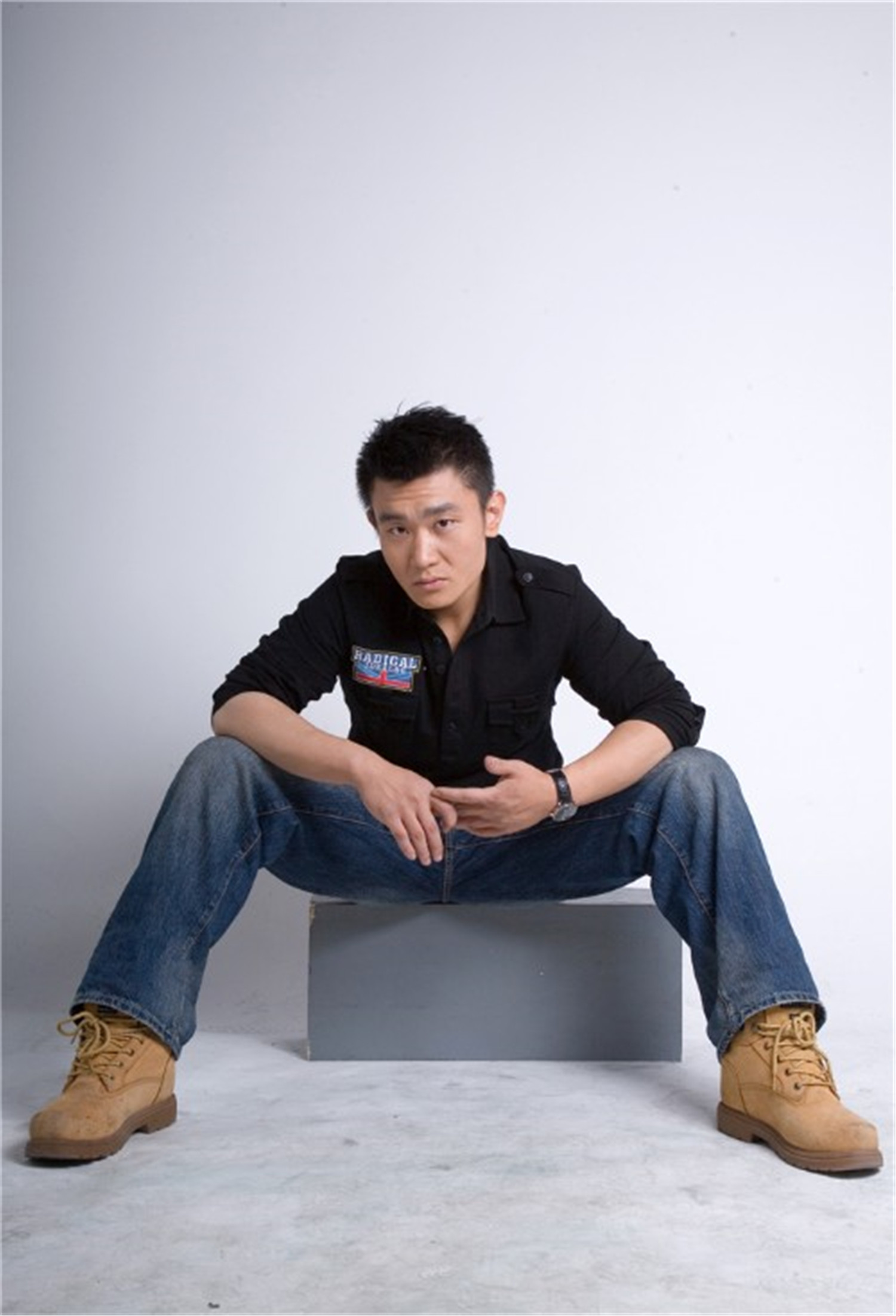  p>李戈,演员,作品有《巨浪》,《 a target="_blank" href="/item