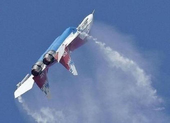 ">普加乔夫眼镜蛇机动飞行,飞机进入大迎角飞行状态的高难度机动动作