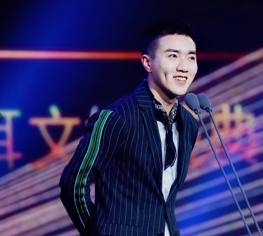 海风,中国内地男主持人, a target="_blank" href="/item/歌手/16693"