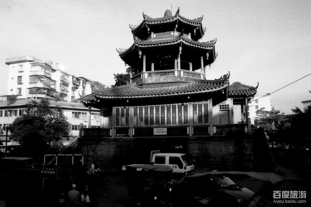  p data-id="gnwwab3lkd">进贤门位于原揭阳古城东,北二城门之间,始建