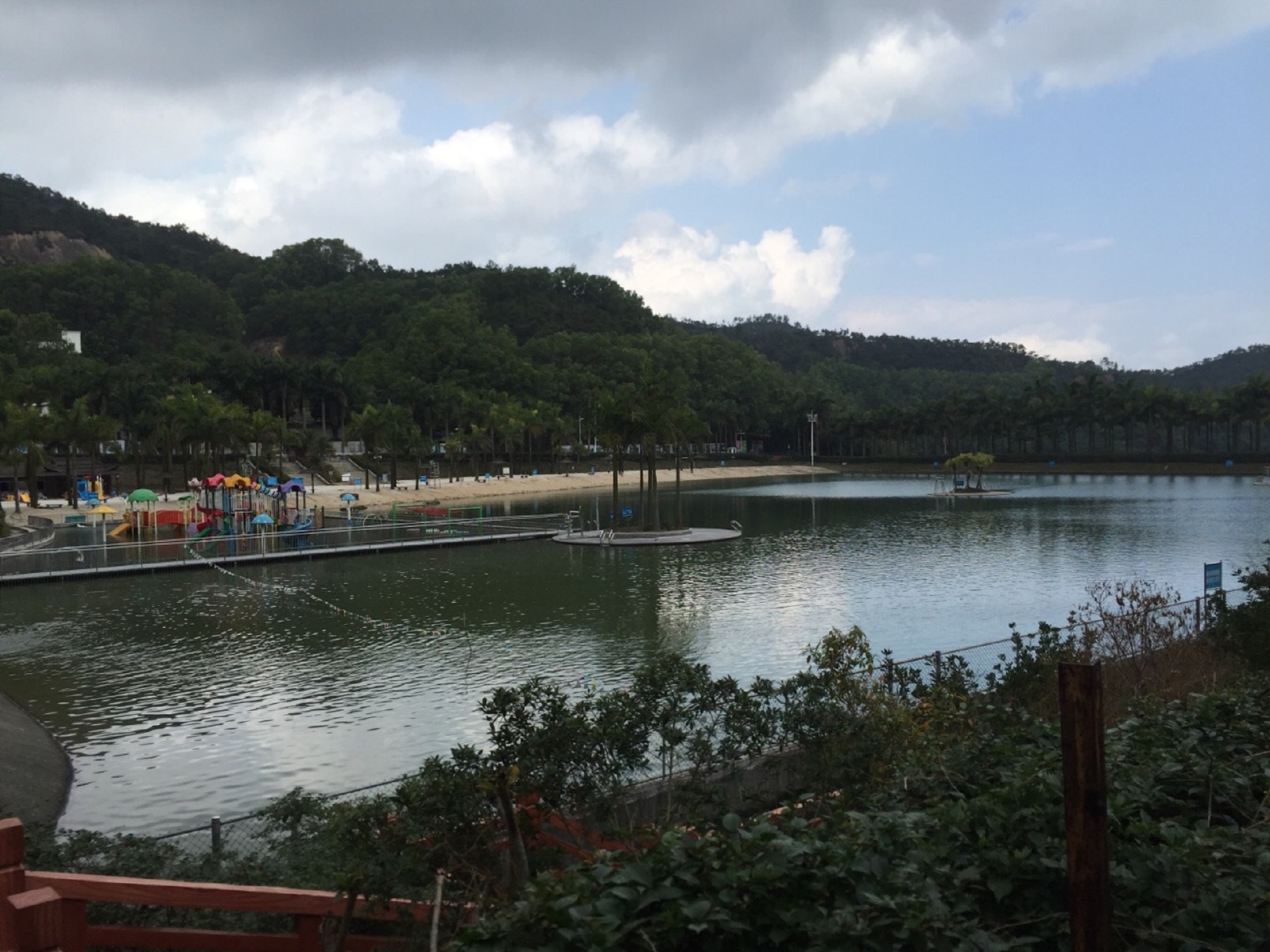  p>圭峰山国家森林公园位于广东省江门市新会区北部,圭峰山风景名胜区