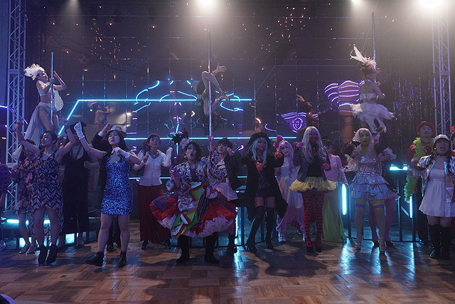 《臭小子与美丽世界》是由四个短篇作品构成的电影,由 a target="