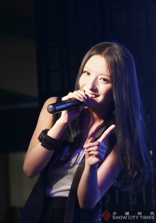  p>潘辰,1988年3月13日出生于上海市,中国内地流行女歌手,女演员.