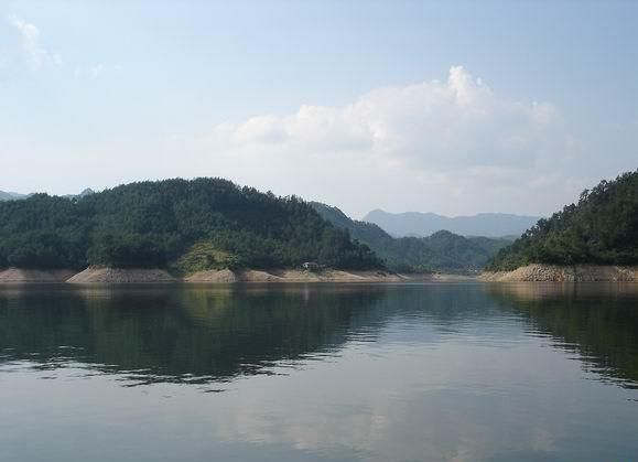  p data-id="gnx3g9u7zx">天堂湖风景区位于湖北省黄冈市 a target="