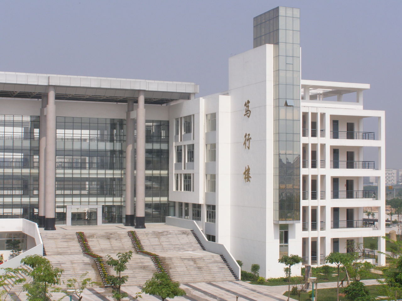  p>漳州师范学院是 a href="#">福建省重点建设高校 /a>之一,坐落于" 
