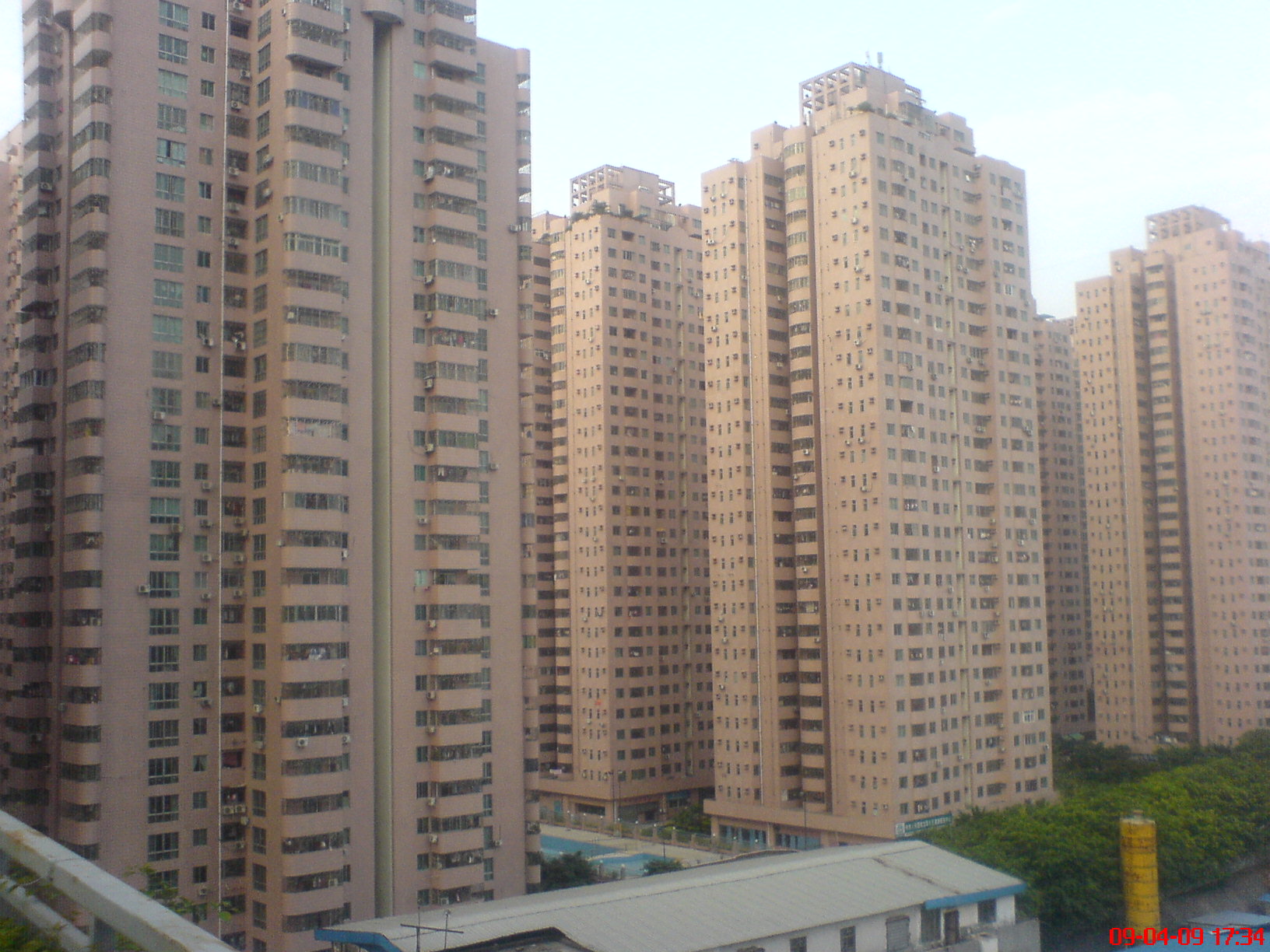  p data-id="gnzrclm0mv">龙珠花园位于深圳市龙岗区布吉街道 a