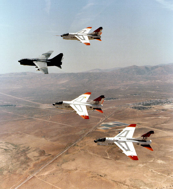  p>a-7攻击机(英语:a-7 attack aircraft,绰号:corsairⅡ,绰号译文