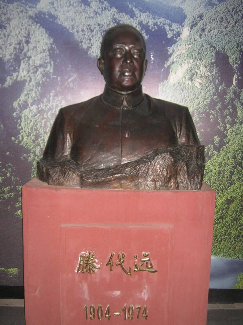 位于209国道与s308省道交汇的麻阳苗族自治县城内高村镇友谊路59号