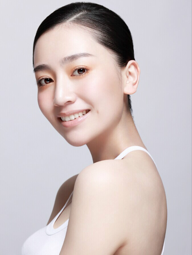 054ullu">冯家妹,1986年9月17日出生于重庆市,中国内地流行乐女歌手