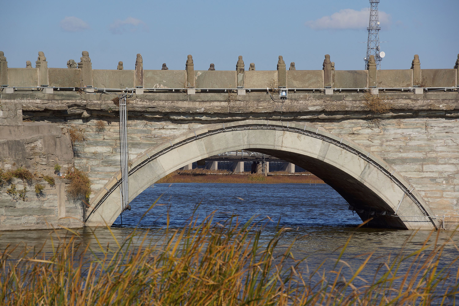  p data-id="gnufkmmbyt">卢沟桥(lugou bridge),亦称芦沟桥,位于北京