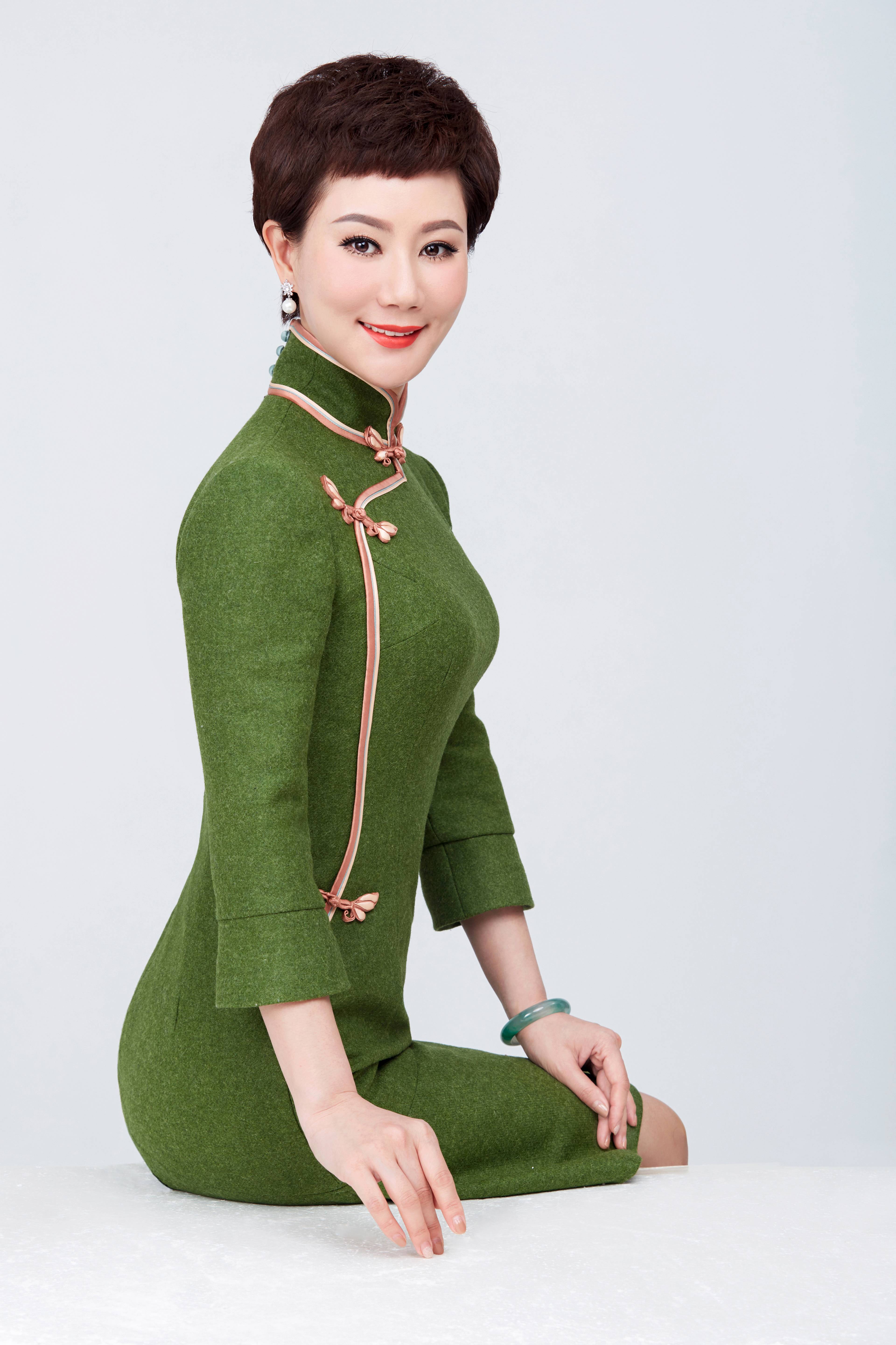  p>叶翠,女高音歌唱家,原战友文工团独唱演员,,现中国煤矿文工团国家