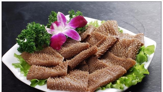  p>毛肚,是指牛的 a href="#" data-lemmaid="734638">瘤胃 /a>.