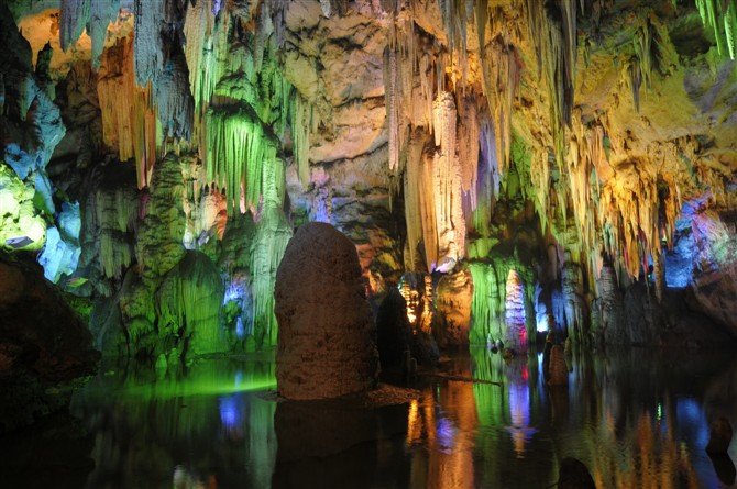 铜仁市松桃潜龙洞旅游景区