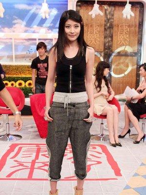 >熊家婕,台湾著名艺人 a target="_blank" href="/item/李罗/8125758"
