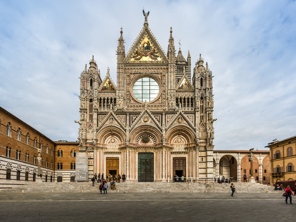  p>锡耶纳大教堂(1136-1382)是意大利最大的教堂之一.