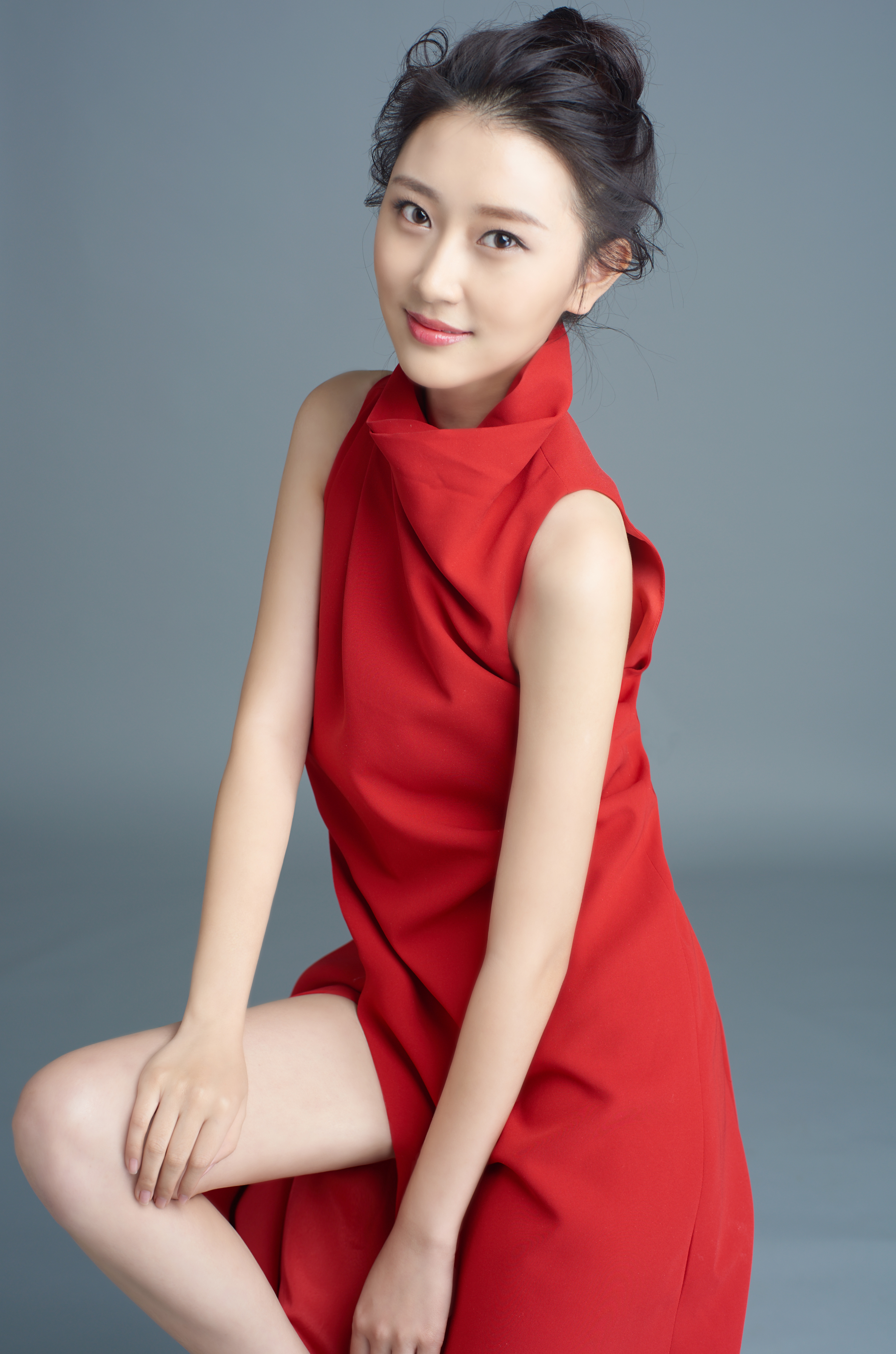 >楚月(原名陈楚月),1992年2月11日出生于安徽省淮南市,中国内地女演员