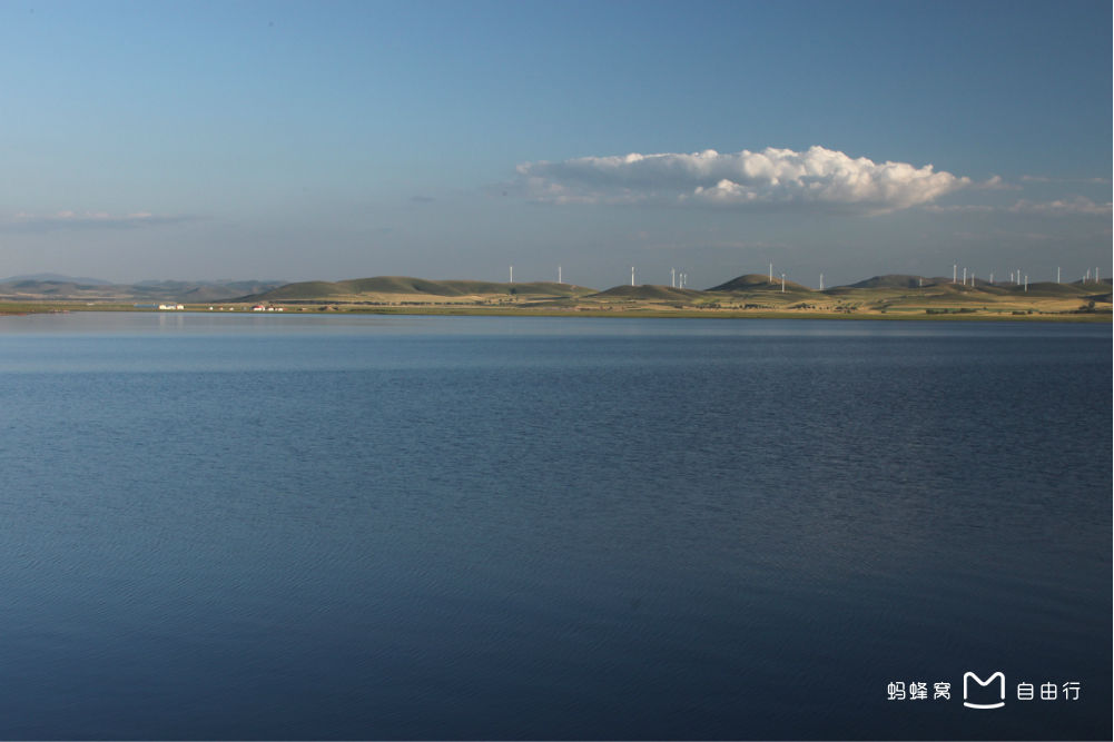 闪电湖,地处河北省 a target="_blank" href="/item/沽源县/10680572"